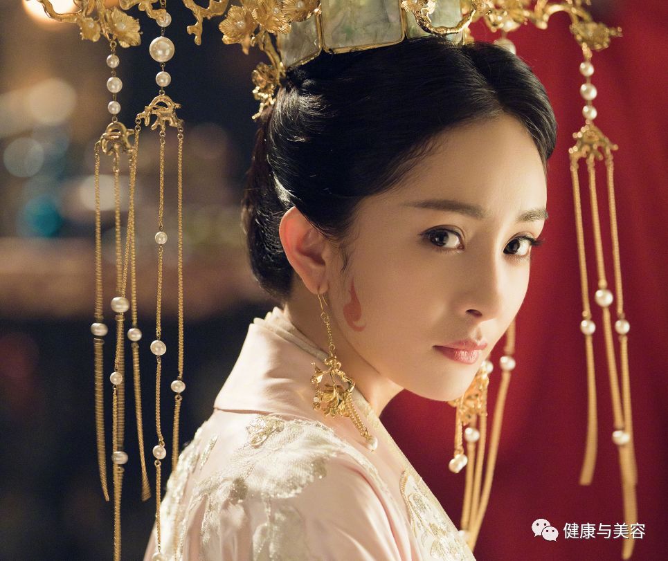 杨幂扶摇同款豆沙色口红,杨幂扶摇皇后口红色号