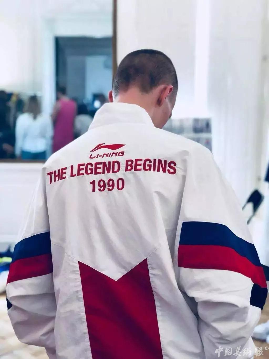 李宁拿大哥大短袖,2018年李宁纽约时装周