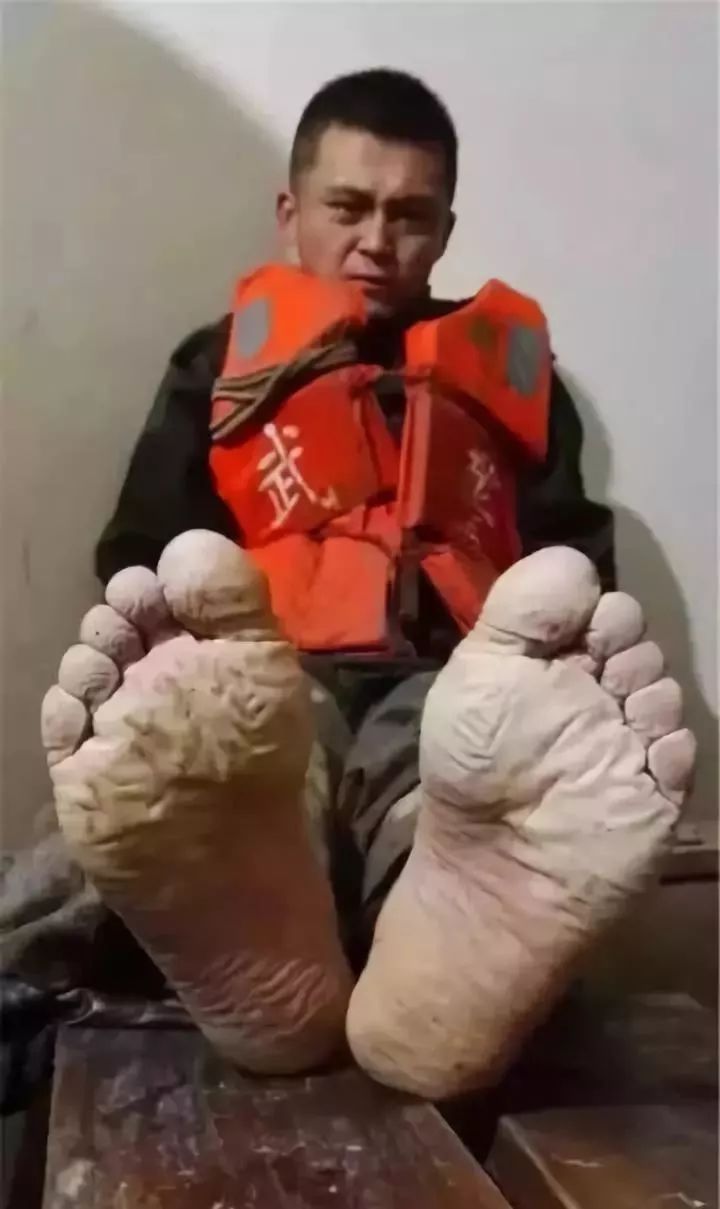 中国军人的身躯究竟背负着怎样的责任和使命?这几张图片告诉你!