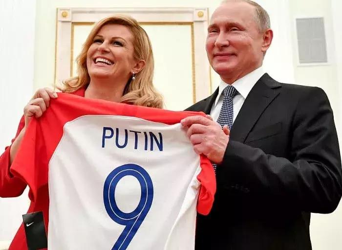 克罗地亚女总统抢镜,克罗地亚女总统早期泳装秀