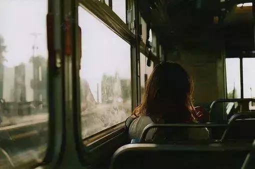 愿陪君醉笑三千场不诉离殇意思,醉笑陪君三千场不诉离殇写给谁的