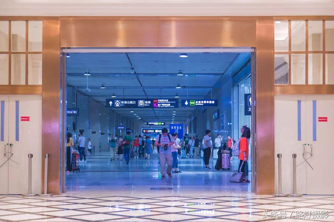 大堂直通高铁站，去成都住这家网红酒店吃喝住行玩到爽！