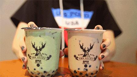 鹿角巷送礼物,鹿角巷送奶茶