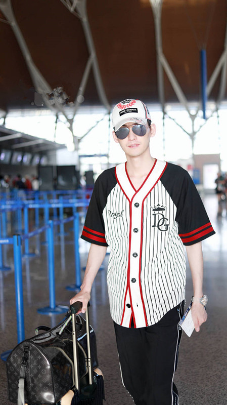 张翰白色运动服,张翰运动风穿搭