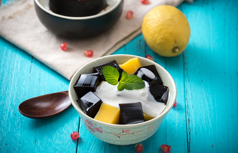 夏日必备甜品烧仙草,大暑吃烧仙草图片