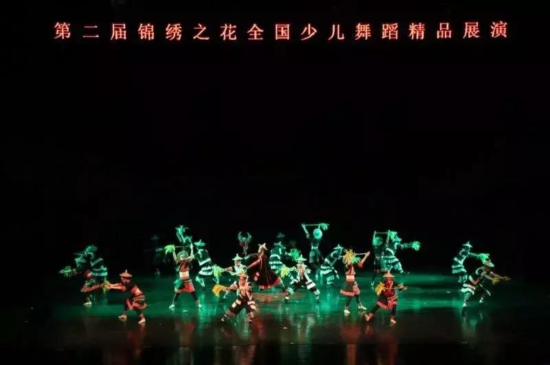 今天，请把朋友圈留给咱黄埔青少年！为你们打Call日夜不分~