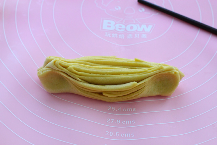 最简单的花卷做法只需要一根筷子,花卷简单的不用筷子拧法