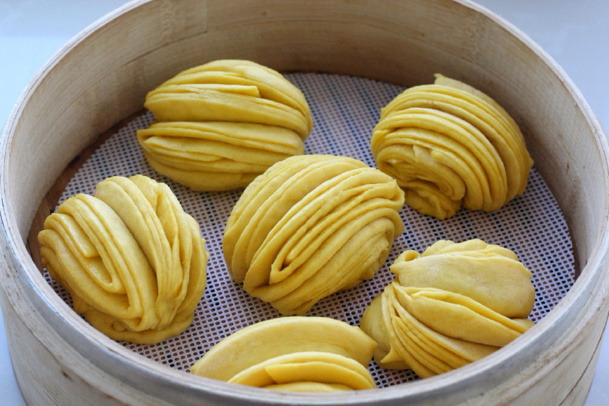 最简单的花卷做法只需要一根筷子,花卷简单的不用筷子拧法