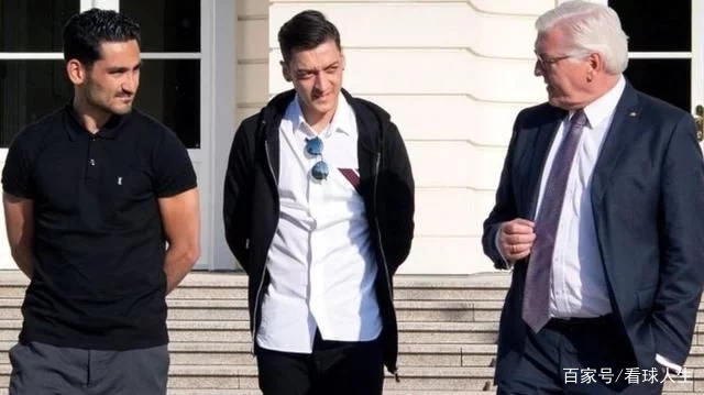 厄齐尔连发三份声明宣布退出德国国家队