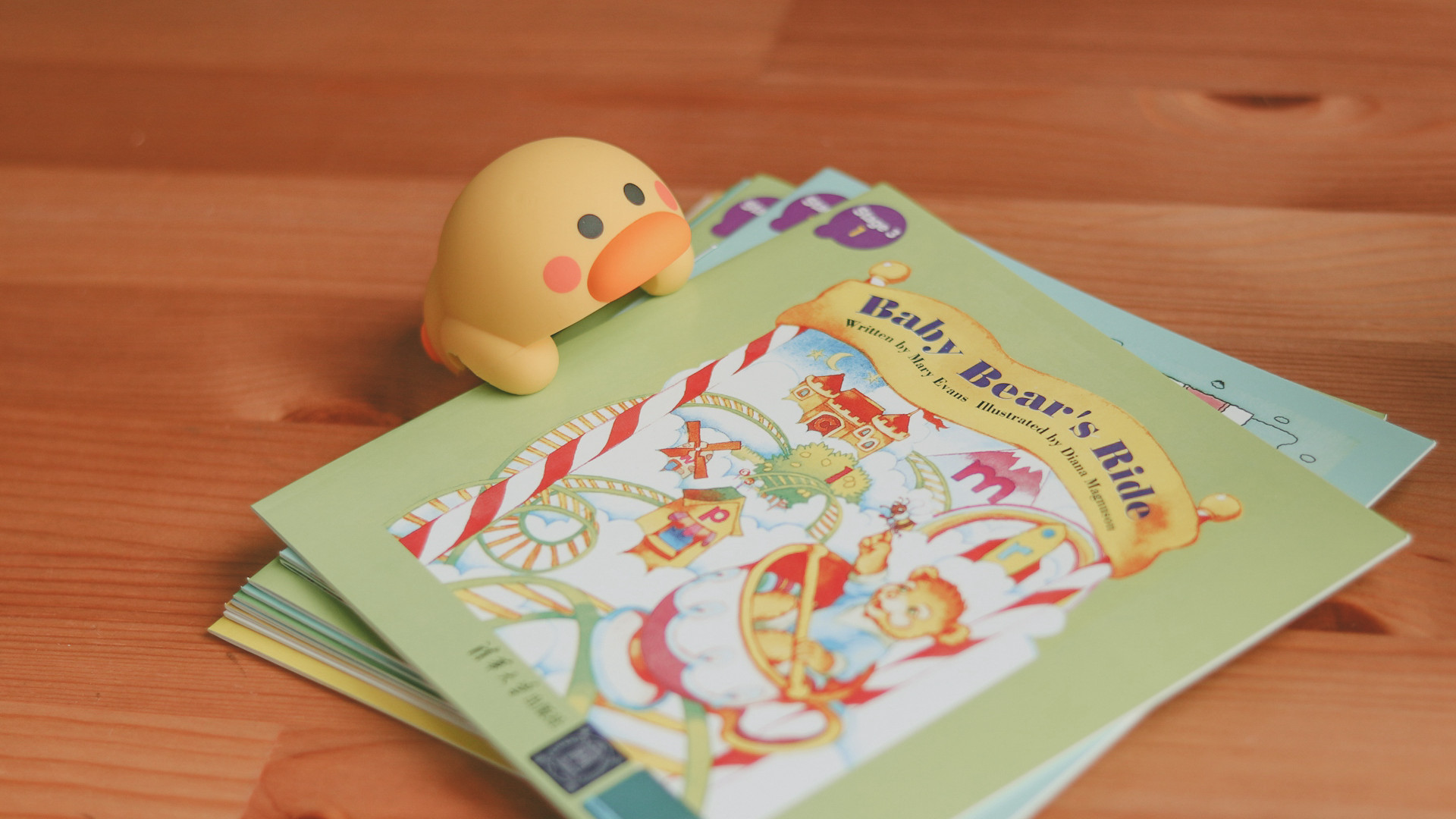 儿童学习陪伴机器人操作,幼儿陪伴儿童教育机器人