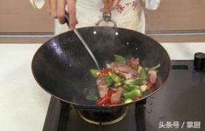 炒腊肉是先炒蒜苔还是先炒腊肉,腊肉的家常做法怎么炒好吃教程