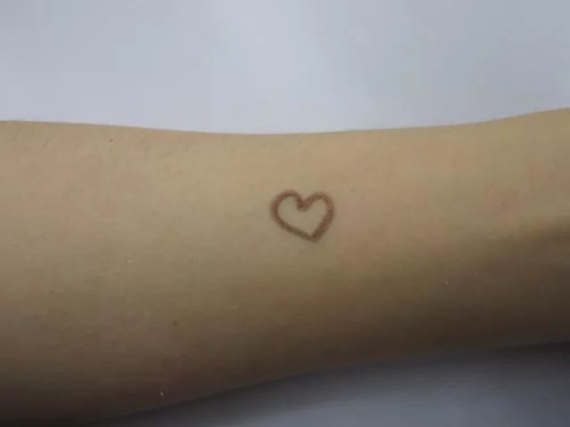 选粉底啦8款爆火持妆粉底测评,粉底推荐遮斑前十名红榜