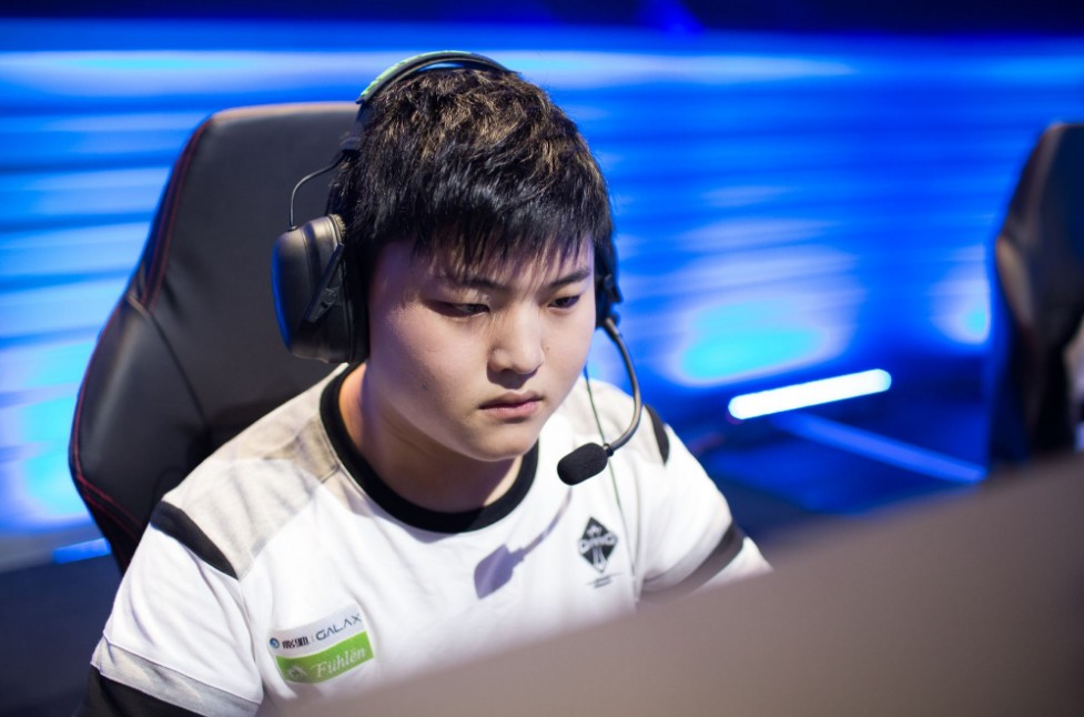 Knight要被苏宁逼疯？微博控诉还要这样过多久，网友：最无辜的人