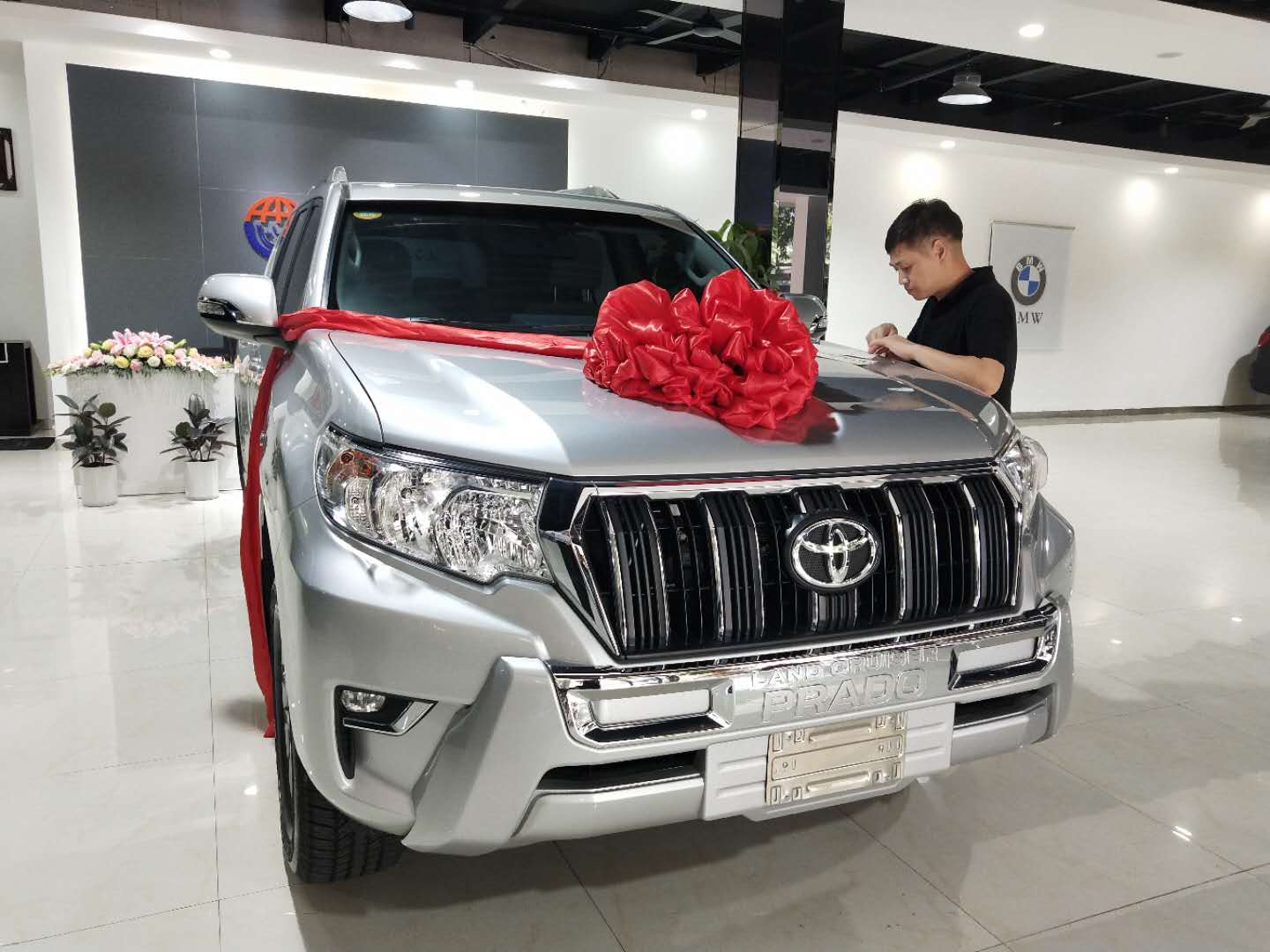 丰田霸道提车需要多少钱,丰田霸道2700绿色老款