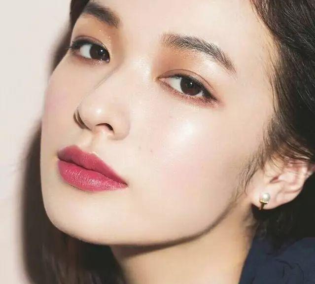 什么口红可以白到发光,适合黄皮肤的大牌口红推荐