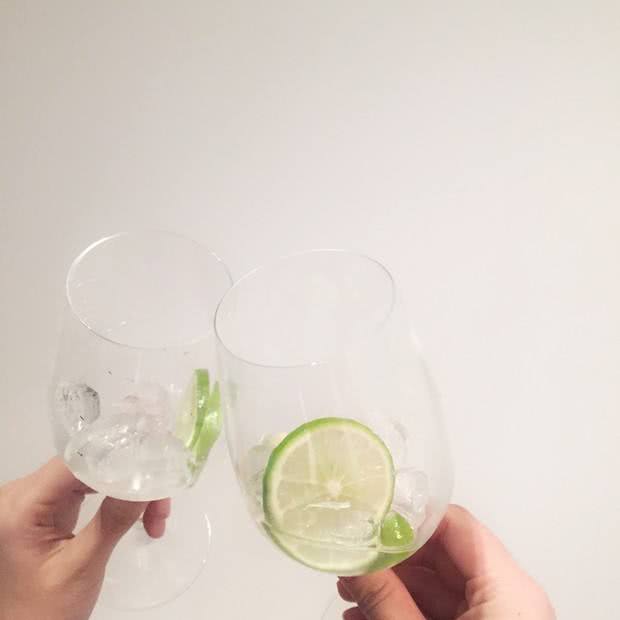 如何在家自制鸡尾酒,在家制作鸡尾酒常用的方法