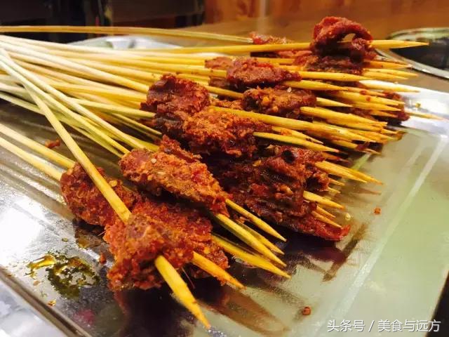 美食探店｜成都屋头串串，三人吃了一百二