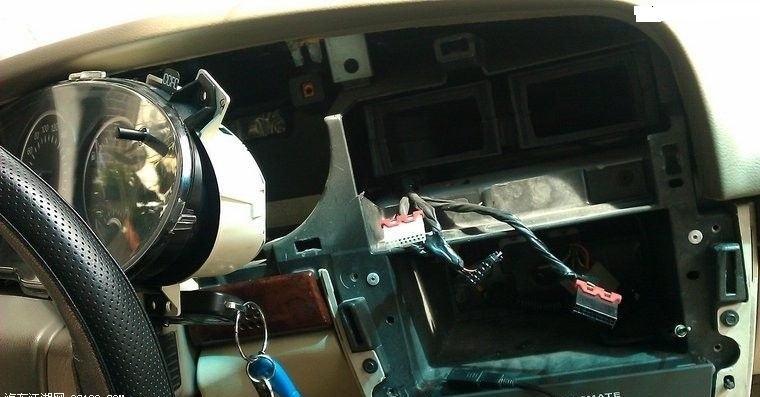 别克君威仪表盘速度表不亮了,君威仪表里程不显示