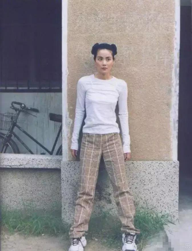 王菲引领时尚多少年,王菲回形针