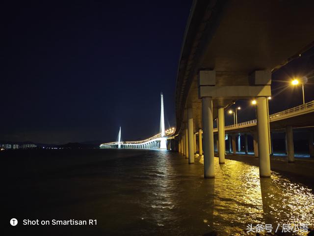 坚果r2评测王自如对比坚果r1,王自如zealer评测锤子r1