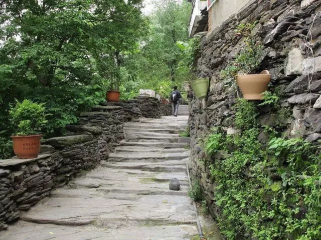 初夏可以去哪旅行,夏天周末去哪儿玩