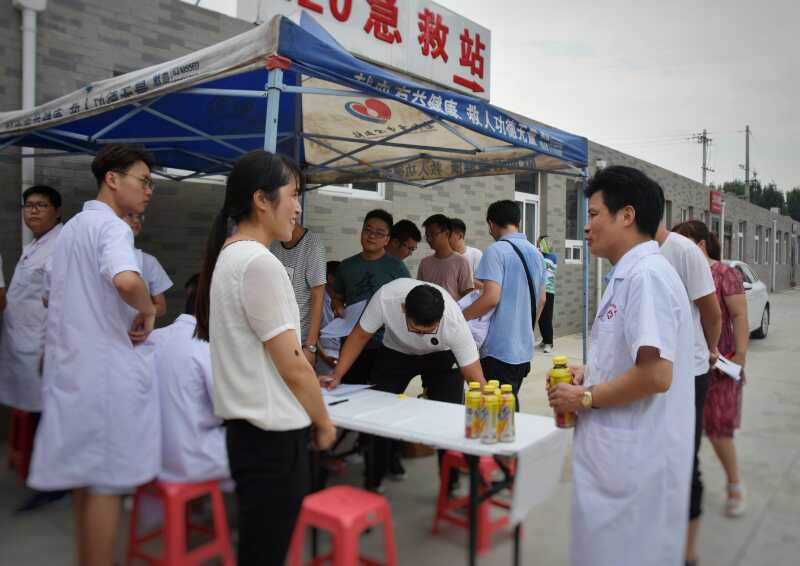 白衣天使无偿献血爱心传递,无偿献血传递爱心有爱就有希望