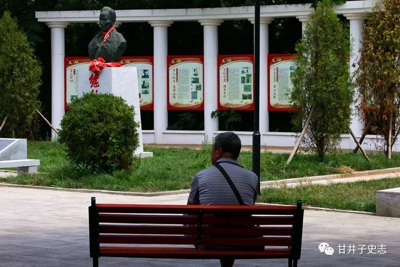 什么情况？八位摄影大咖竟然齐聚甘井子街头……