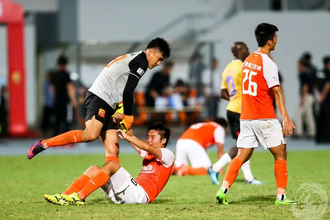 中甲卓尔首战上海申鑫的视频,武汉卓尔对战上海申鑫