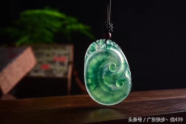 鉴别翡翠从正确认识翠性开始,翡翠翠性的三类表现形式