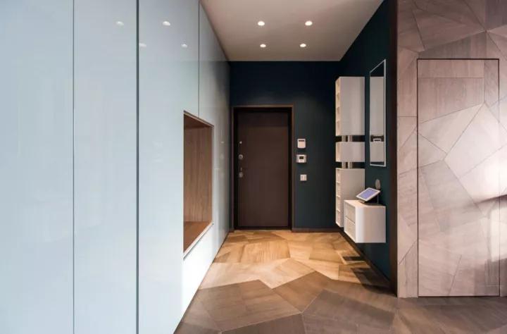 老婆嫌客厅太暗，花2万买的水晶灯简直土爆了！网友：过时了！