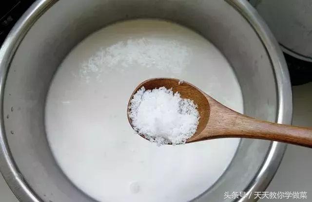 大米别只蒸着吃教你特色做法,熟大米饭怎么做糕点