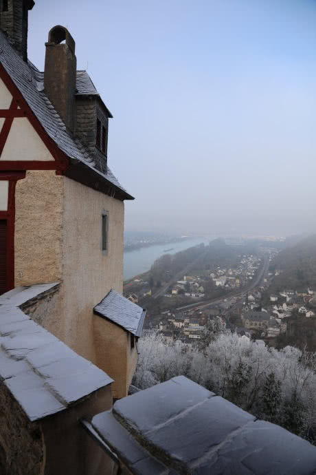 德国这个中世纪古堡,厕所正对餐厅,墙上挂着贞操带!