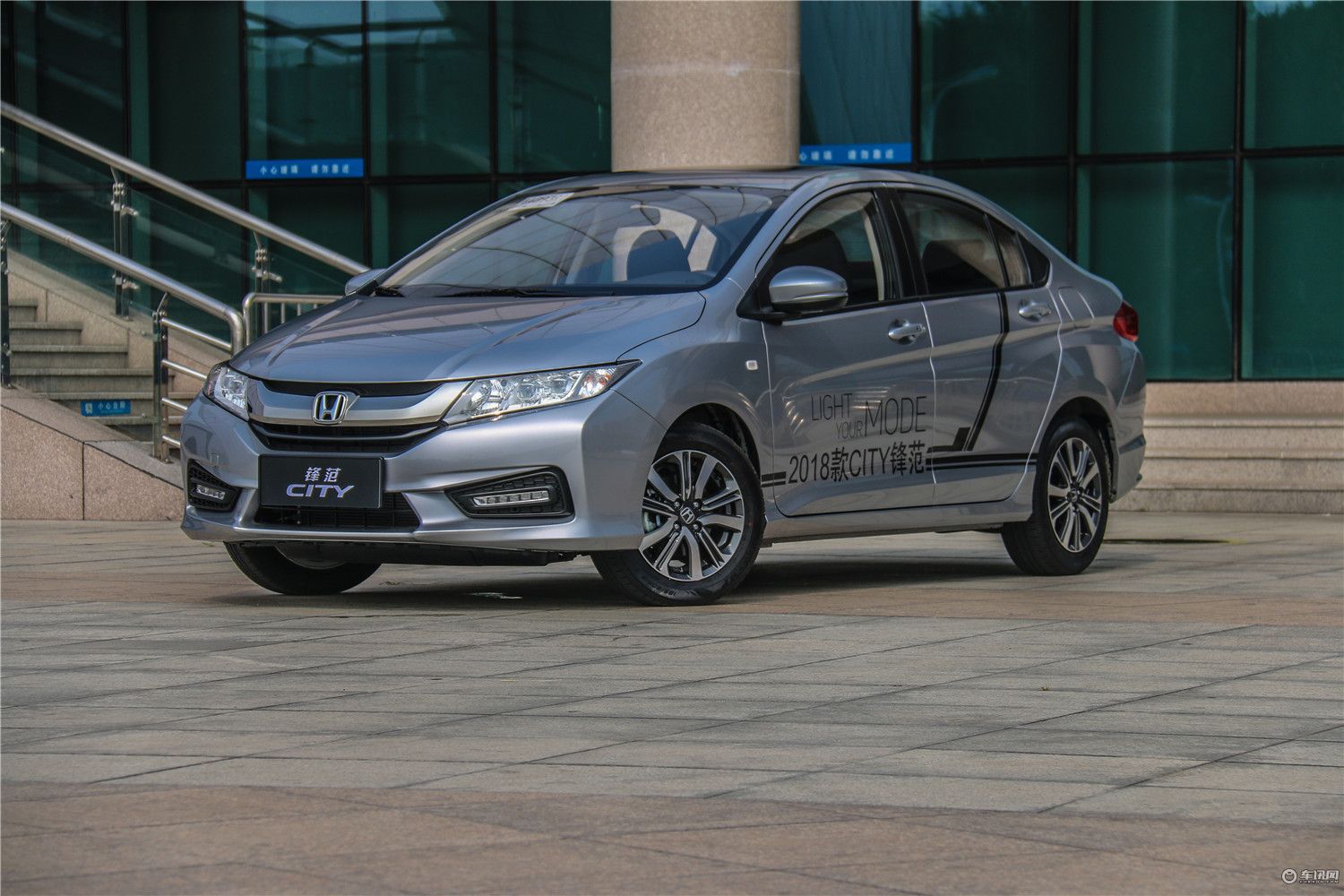 给媳妇买辆车代步用,适合给媳妇买的车