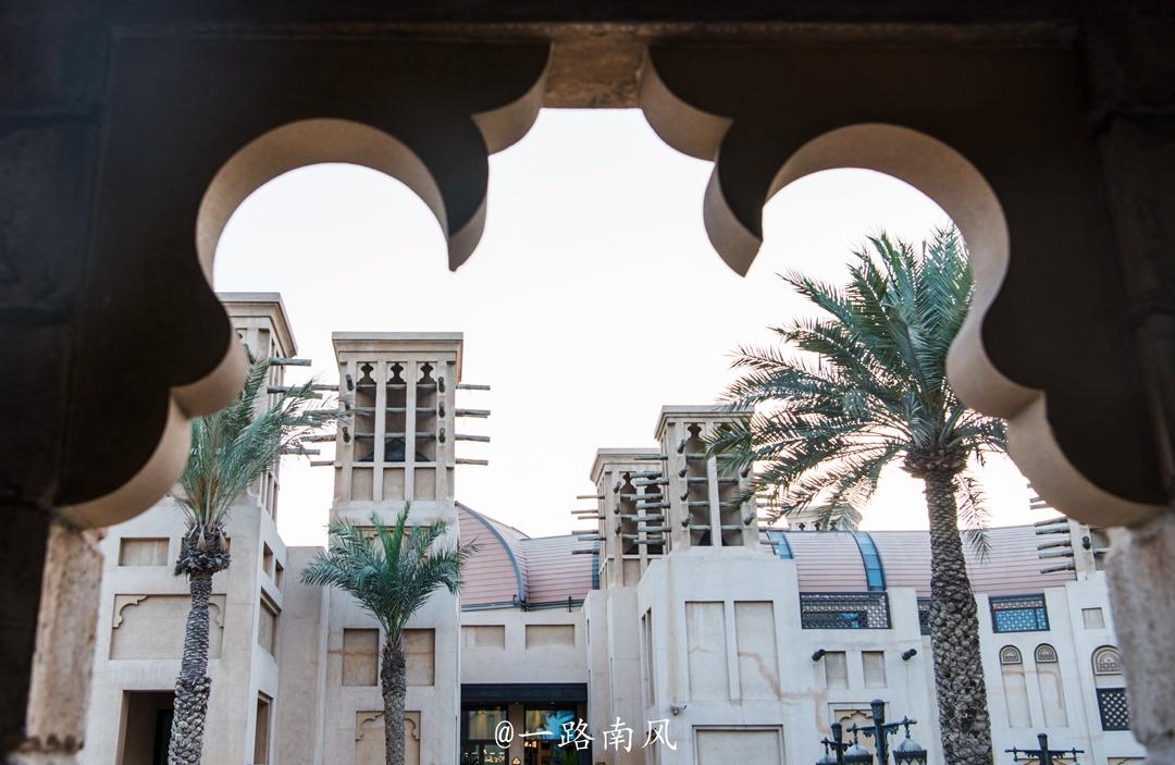 阿联酋温度奇高又缺水缺雨，曾被认为不适合居住，如今却成富豪国