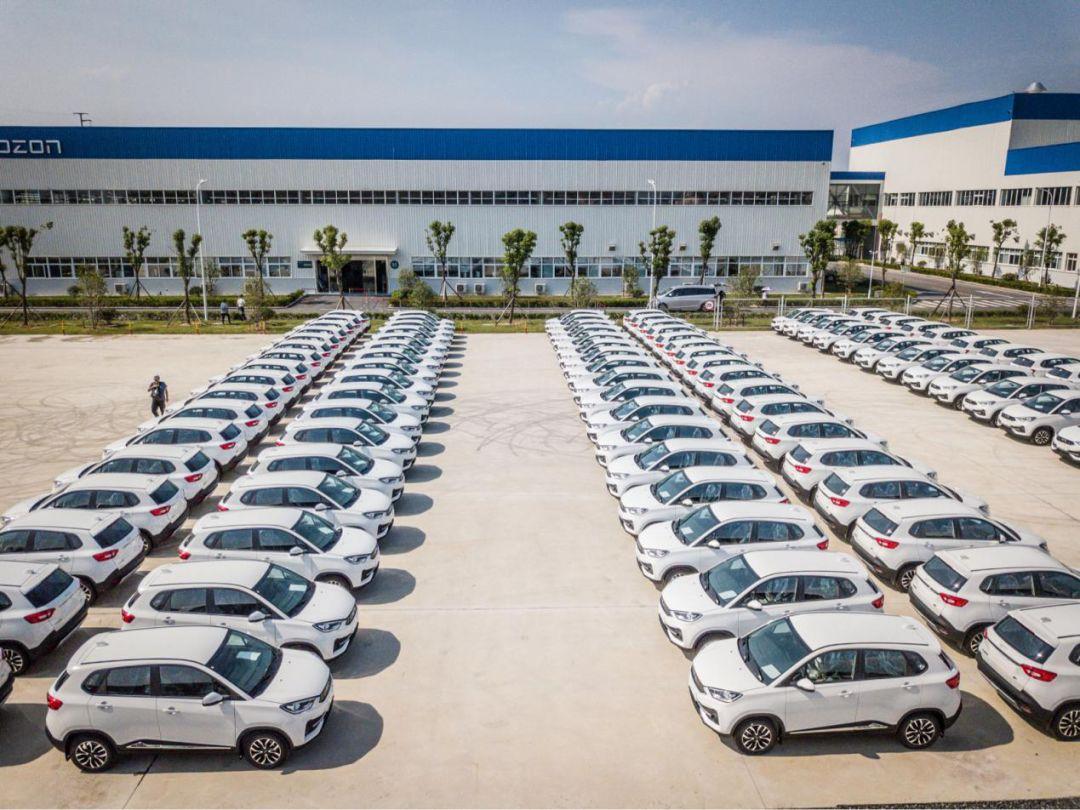 合众新能源哪吒v标准启航版,合众新能源哪吒no1落地价