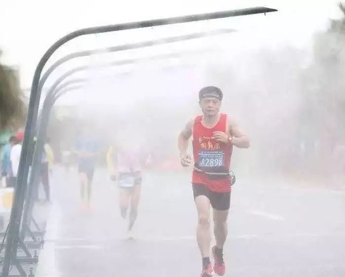 跑步一个指甲黑了,跑步跑黑脚趾甲