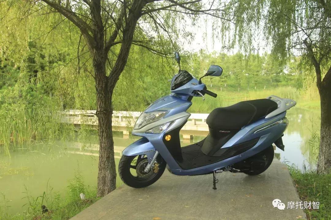 新大洲本田ex125踏板空间尺寸,新大洲本田2019款125踏板