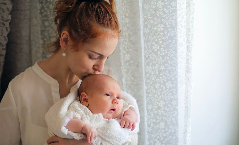 母乳喂养到6个月营养够了吗,六个月母乳不足该放弃母乳喂养吗