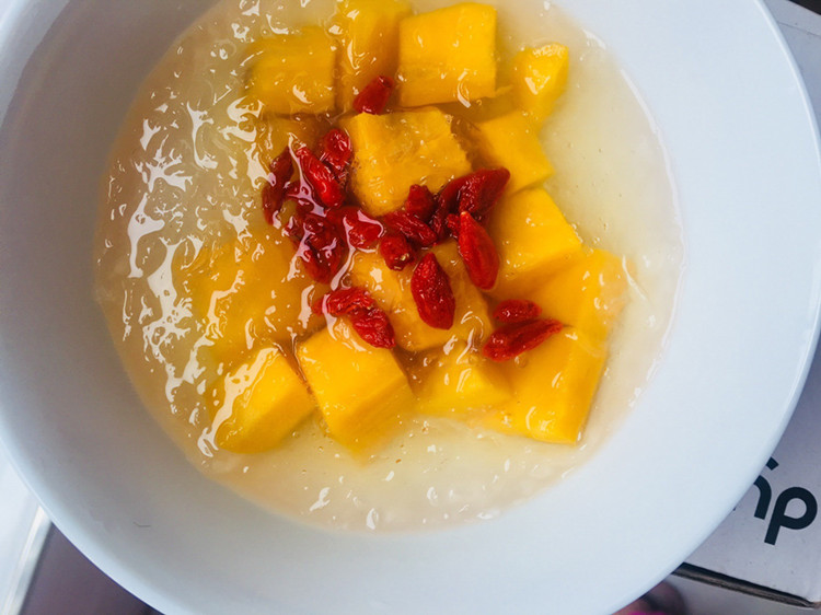 燕窝喝出好气色养出好容颜,养颜燕窝助你吃出冻龄肌