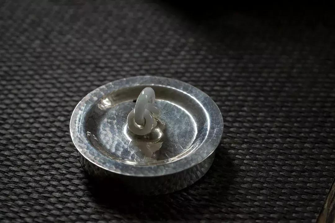 传统手工技艺银壶锻打过程,非遗全手工煅打银壶