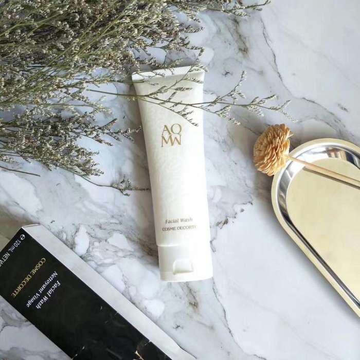 洗面奶保湿深层清洁推荐,洗面奶深层清洁补水保湿