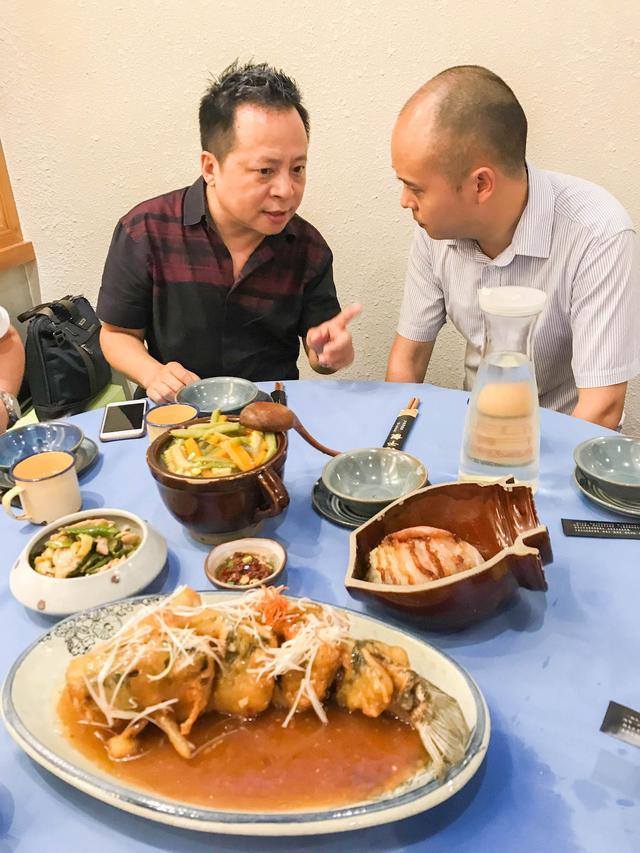 鎴愰兘80鍚庡皬浼欏紑闈㈤,鎴愰兘80鍚庡皬浼欑殑鐖嗙孩涔嬭矾