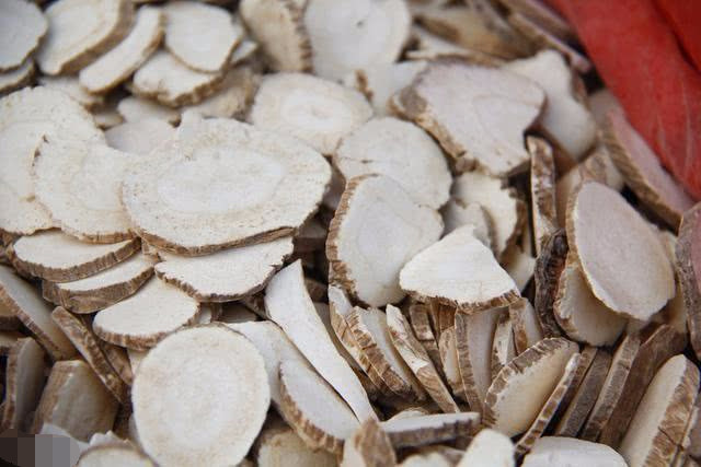 白芨美白祛斑用法,白芷白术白芨这三样怎样祛斑