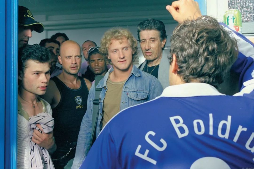 同性恋怎么就不能踢球了