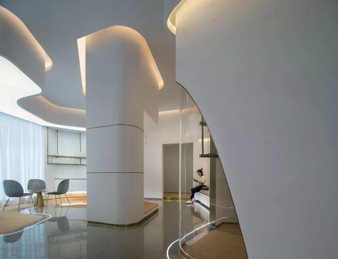 miho绫宠嵎鑲や綋缇庡涓績鏂板厜閲屽簵,miho绫宠嵎鑲や綋缇庡涓績