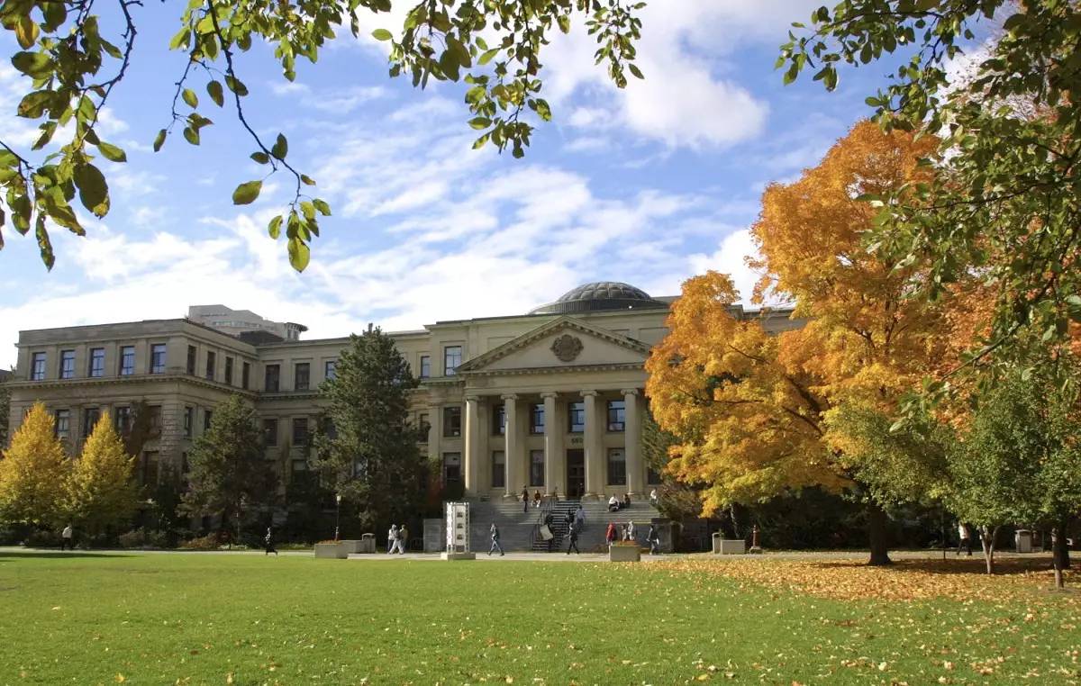 加拿大渥太华大学怎么样啊,加拿大渥太华大学什么水平