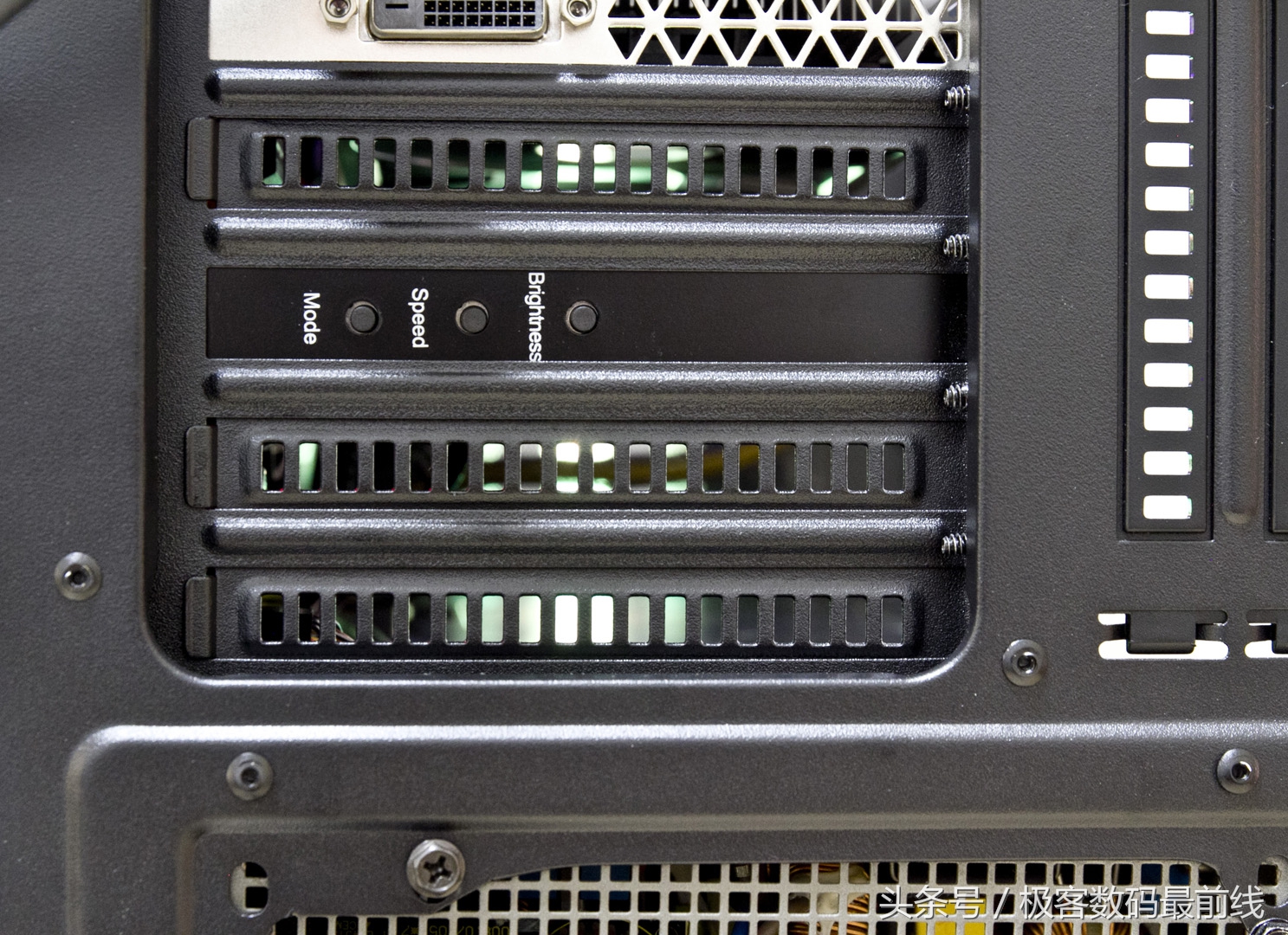 联力双子座幻彩和rgb的区别,联力双子座幻彩