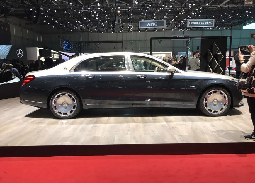 奔驰迈巴赫多少钱一辆价格表,迈巴赫商务车200万