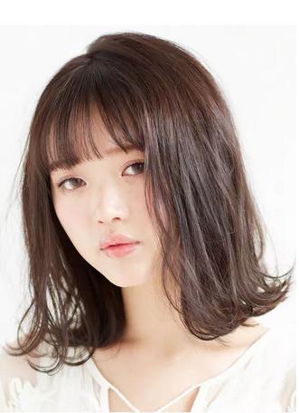 张馨予短发攻气十足,张馨予剪短发一秒变路人