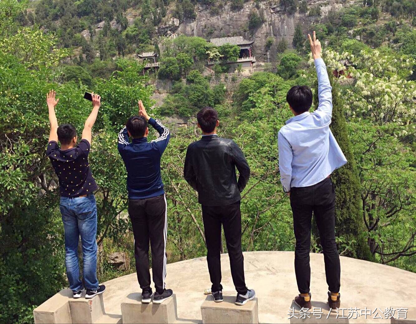 每年的选调生好考还是公务员好考,选调生比公务员的优势在哪里